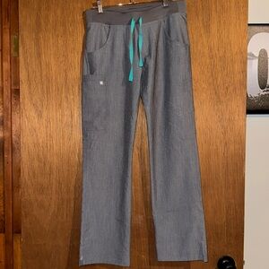 Women’s Fig Kade Cargo scrub pant